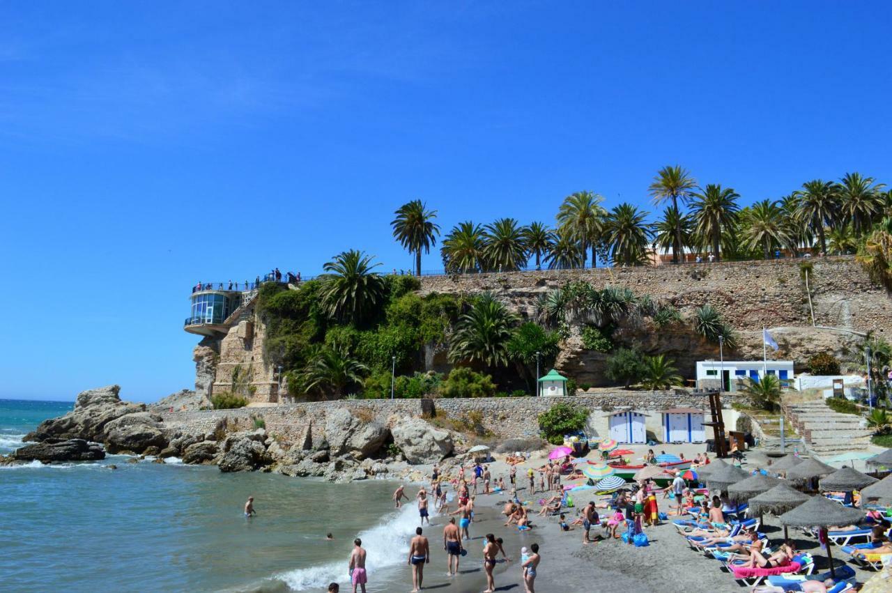 Rico Apartaments Animas Nerja Bagian luar foto