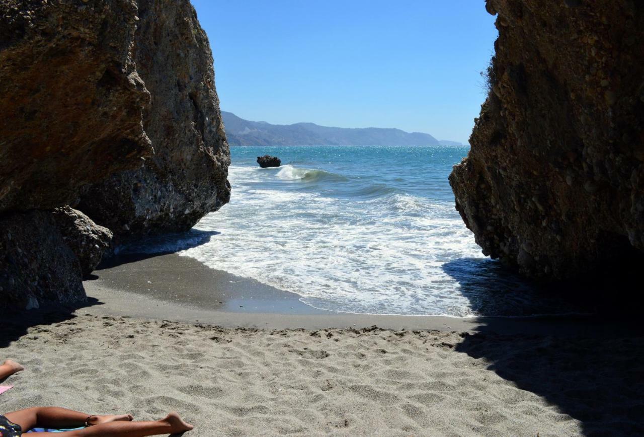 Rico Apartaments Animas Nerja Bagian luar foto